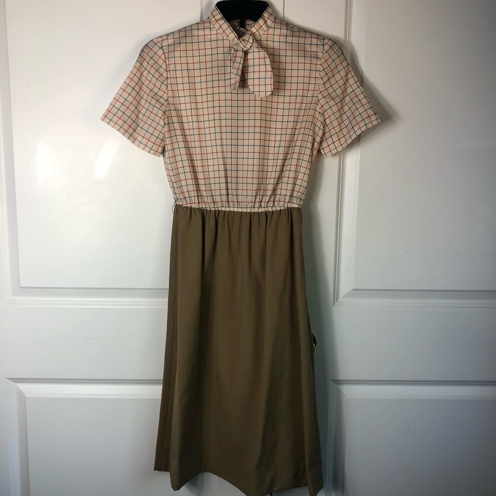 Vintage LF Petite grid and tan cute nerdy teacher outfit